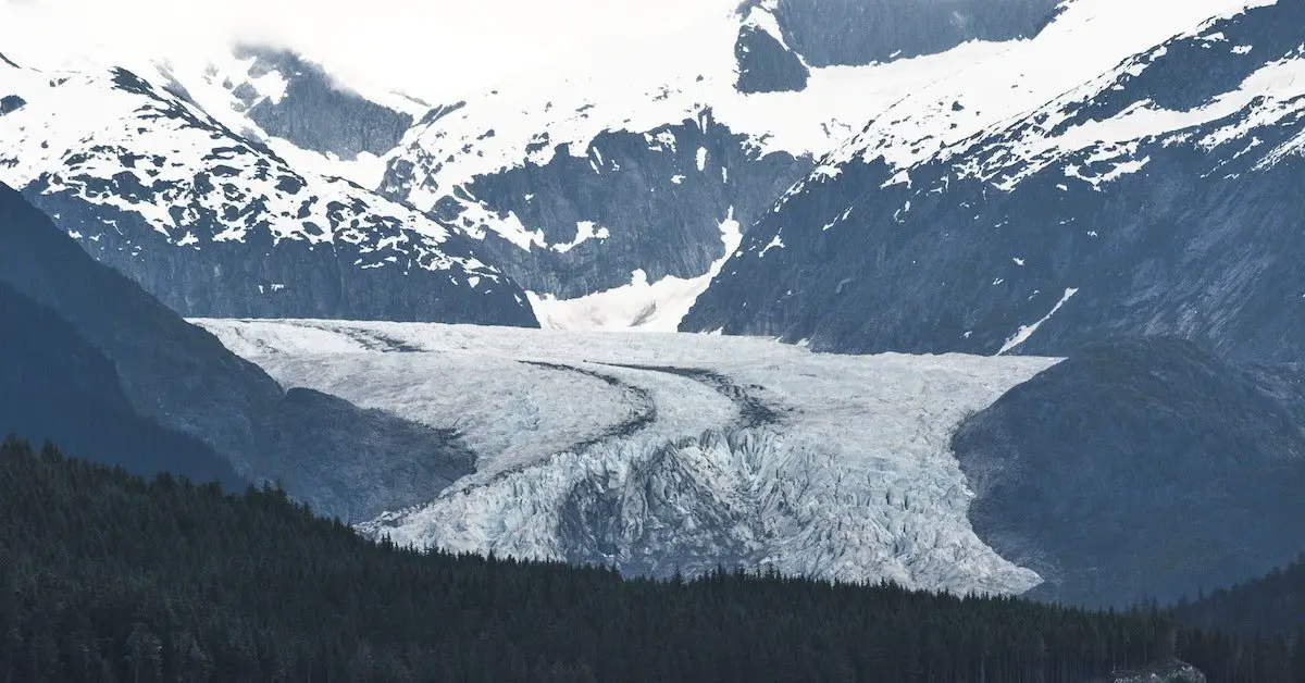 best time to cruise alaska