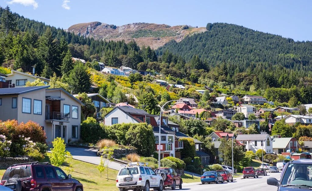 best time to visit queenstown