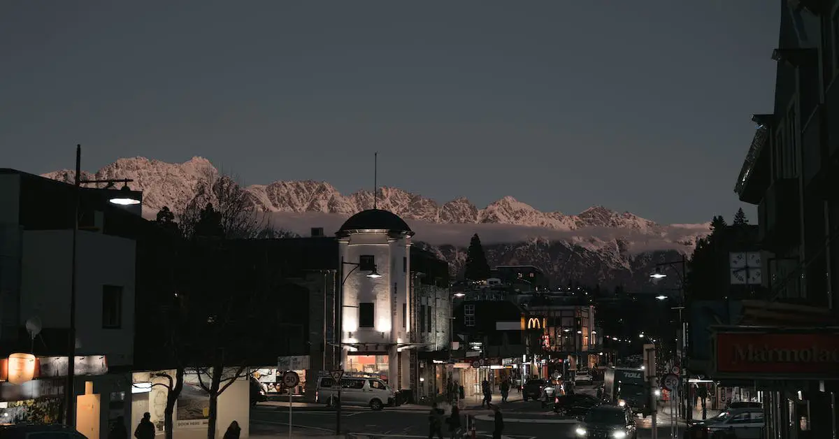 best time to visit queenstown